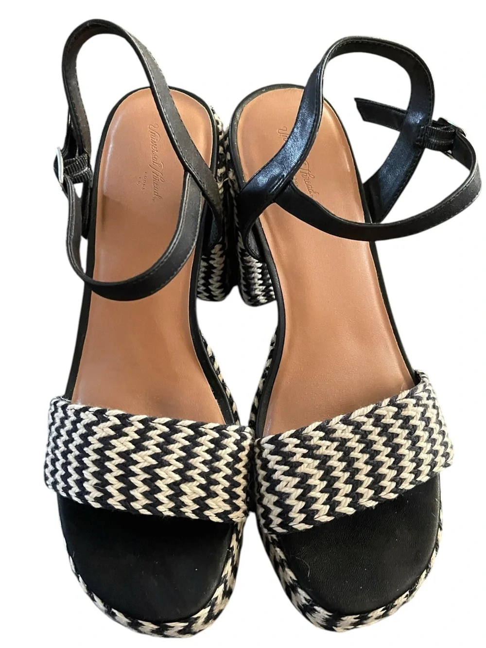 Universal Thread India Platform Heels black & white woven zigzag boho chic 9
